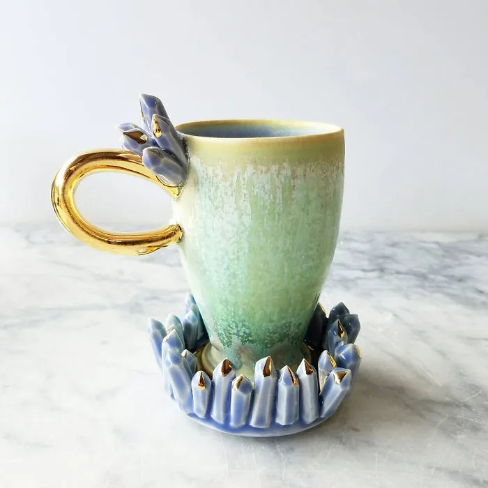 Self-Taught Artist Makes Dazzling Coffee Mugs Which Belong In Art Galleries