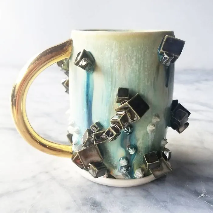 Self-Taught Artist Makes Dazzling Coffee Mugs Which Belong In Art Galleries