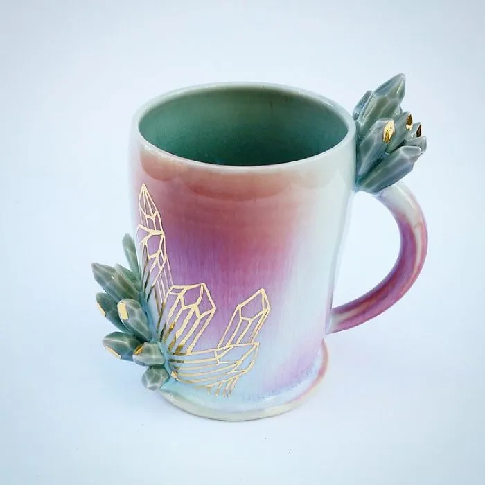 Self-Taught Artist Makes Dazzling Coffee Mugs Which Belong In Art Galleries