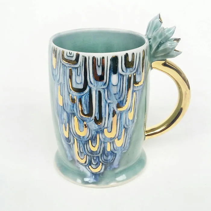 Self-Taught Artist Makes Dazzling Coffee Mugs Which Belong In Art Galleries