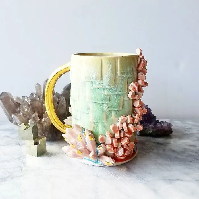 Self-Taught Artist Makes Dazzling Coffee Mugs Which Belong In Art Galleries