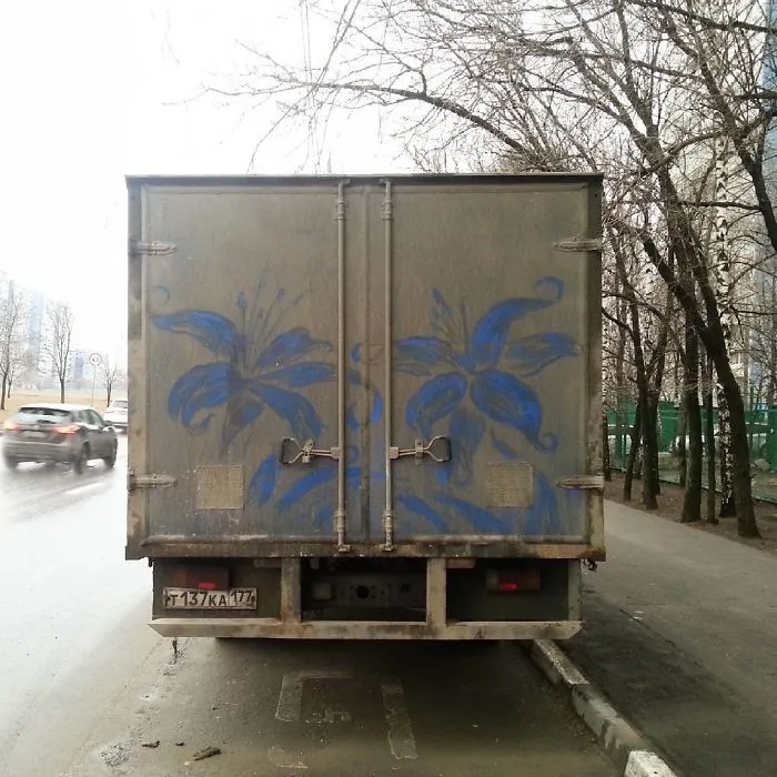 Dirty Car Owners Find Their Cars "Vandalized" With Amazing Drawings, And Your Car May Be Next!