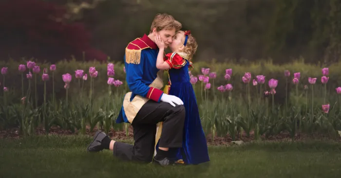 Mi hijo de 13 años sorprendió a su hermana de 5 con una sesión de fotos de princesa Disney