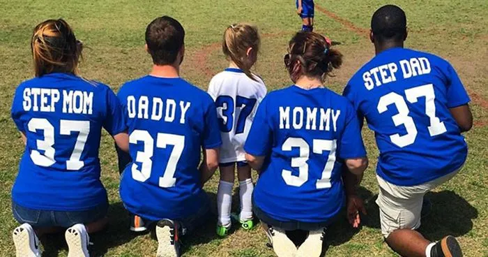 This Pic Of Divorced Couple Is Going Viral For The Sweetest Reason Ever