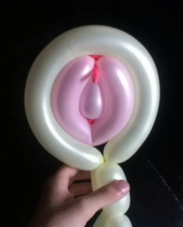 Mi hermanita de 9 años dijo que había hecho un algodón de azúcar con globos. No exactamente...