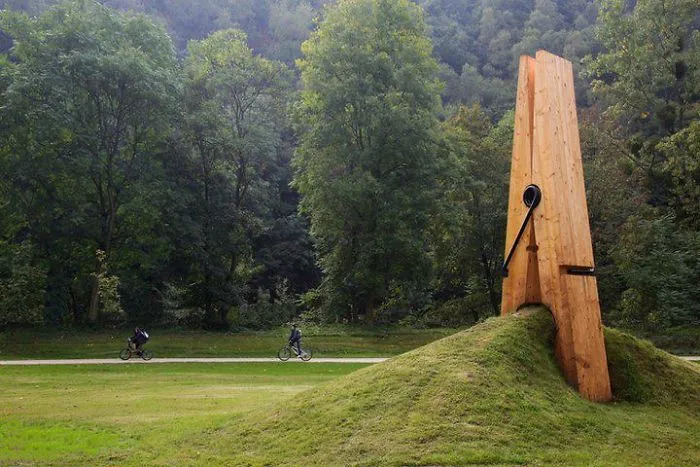 50 Amazing Street Art Installations That Cleverly Interact With Nature