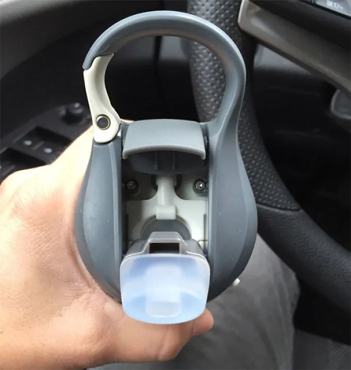 Es la cara de un transformer en mi botella
