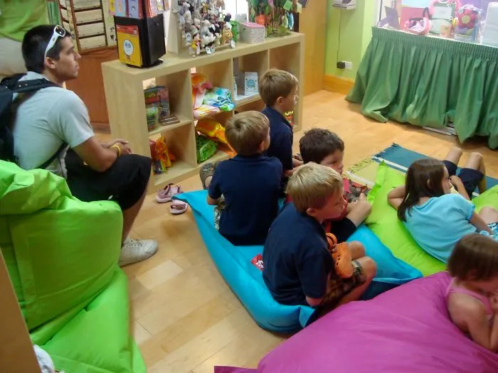 During A 12 Hour Flight Delay My Boyfriend Wandered Off. When I Found Him He Was In The Middle Of A Pixar Movie Marathon With A Group Of 5 Year Olds