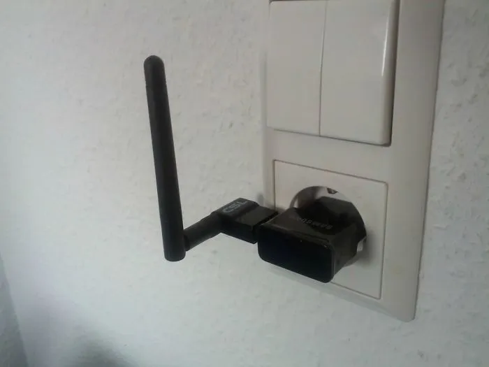 Mom To Me, The New WiFi Adapter Doesn't Work, Get This Photo From Her