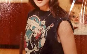 Hey Pandas, Share Vintage Photos Of Your Moms Being Cool!
