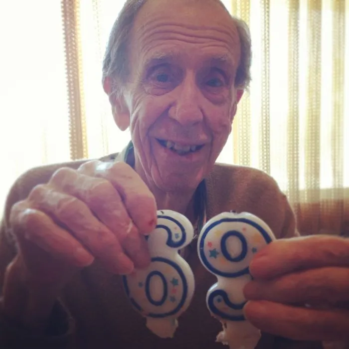 Con 96 años y la mente así de sucia