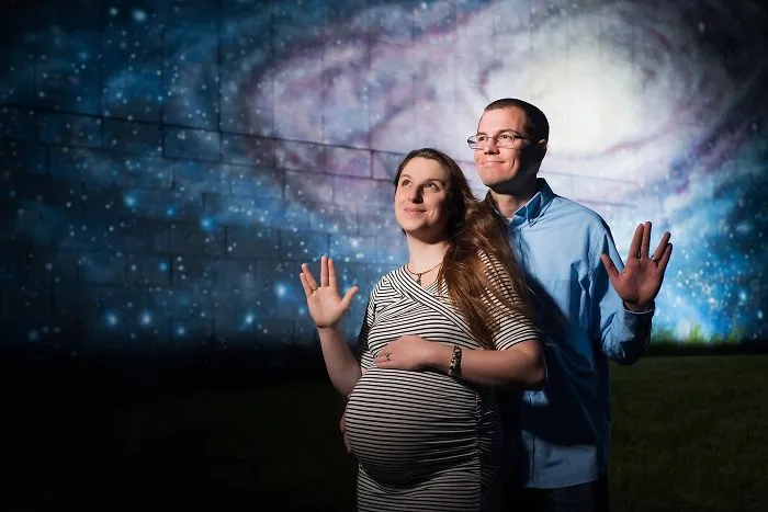 Trekkie Maternity Pictures & Night Portrait Photography By Reminisce Studio