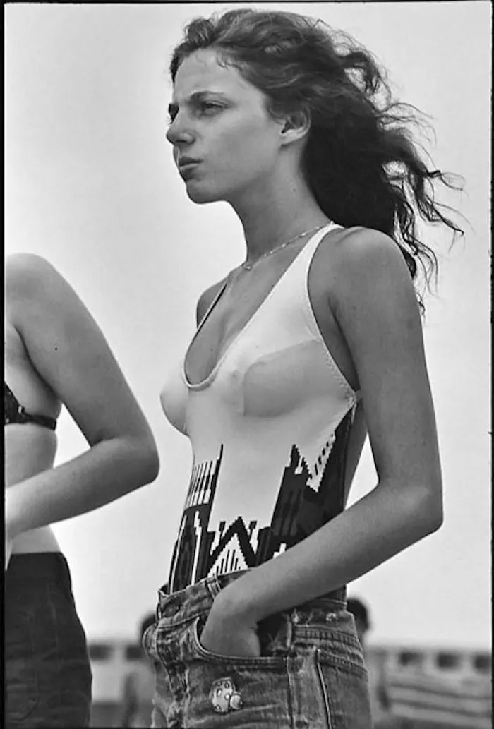 84 Intimate Portraits Of 1970s Rebellious Youth Captured By High School Teacher