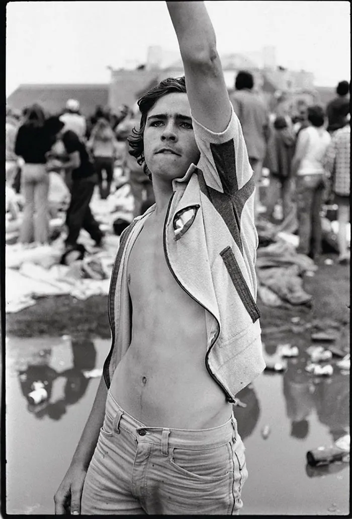 Nostalgic Portraits Of 1970s Rebel Youth Captured By High-school Teacher