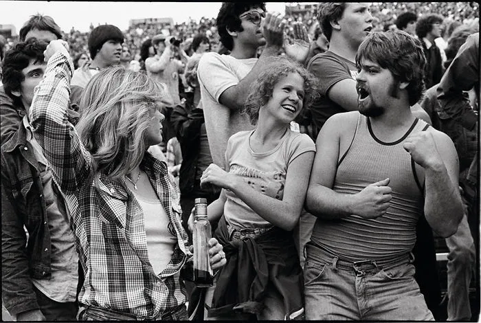 84 Intimate Portraits Of 1970s Rebellious Youth Captured By High School Teacher