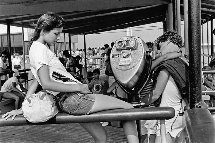 84 Intimate Portraits Of 1970s Rebellious Youth Captured By High School Teacher