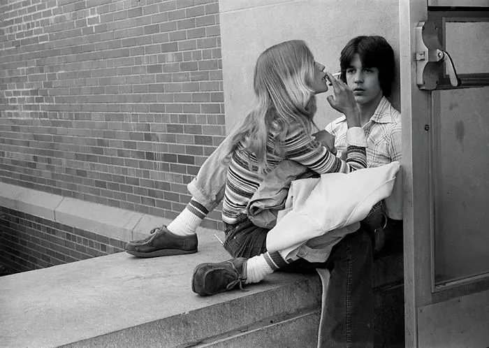10+ Retratos íntimos de la juventud rebelde de los 70 captados por un profesor de instituto