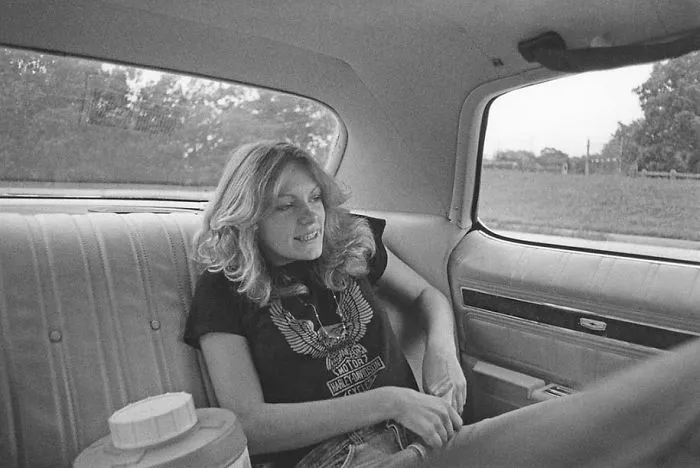 84 Intimate Portraits Of 1970s Rebellious Youth Captured By High School Teacher