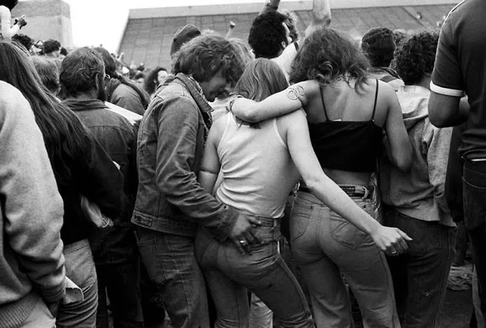 84 Intimate Portraits Of 1970s Rebellious Youth Captured By High School Teacher