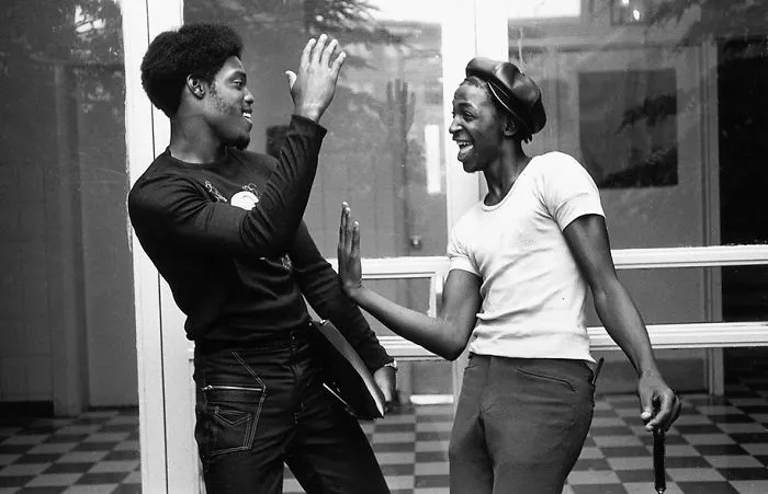 10+ Retratos íntimos de la juventud rebelde de los 70 captados por un profesor de instituto