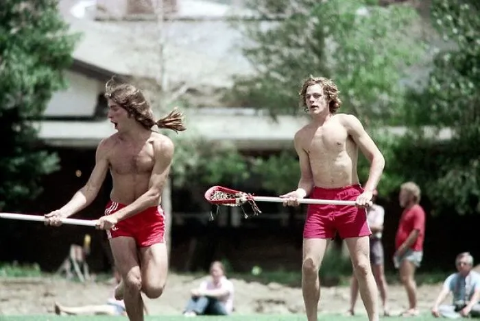 1970s Pics Of Men's Shorts Show A Forgotten Fashion Trend That Made Men Cool