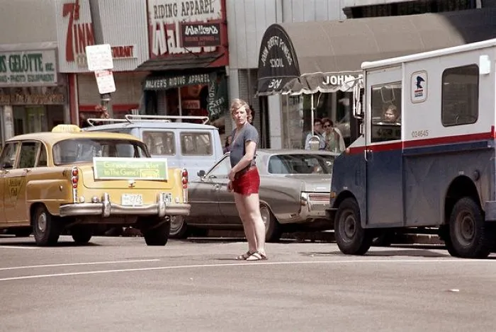 1970s Pics Of Men's Shorts Show A Forgotten Fashion Trend That Made Men Cool