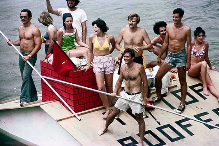 1970s Pics Of Men's Shorts Show A Forgotten Fashion Trend That Made Men Cool