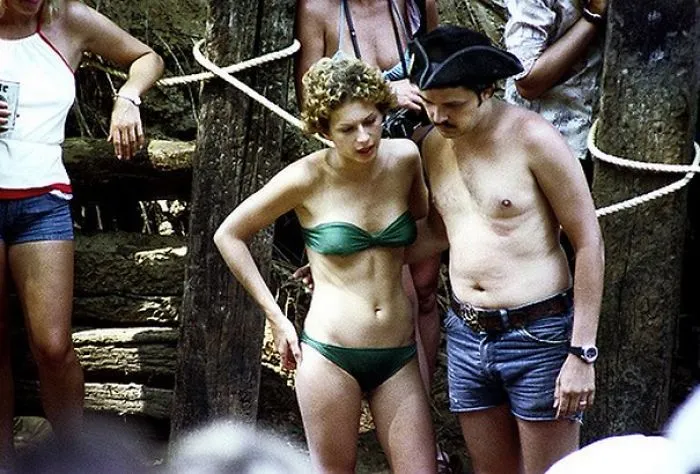 1970s Pics Of Men's Shorts Show A Forgotten Fashion Trend That Made Men Cool