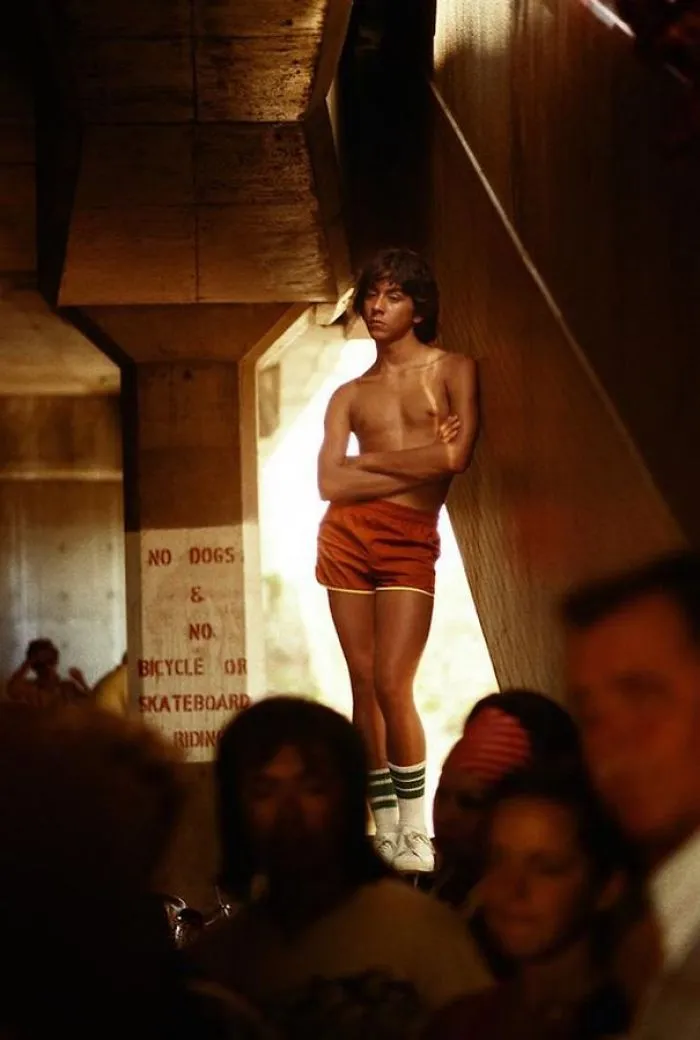 1970s Pics Of Men's Shorts Show A Forgotten Fashion Trend That Made Men Cool