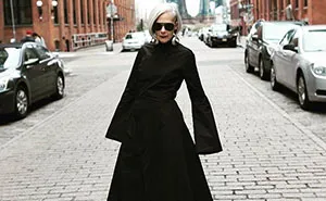 Journalists Accidentally Confuse A 63-Year-Old Teacher With A Fashion Icon And It Ends Up Changing Her Life