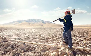 14 Powerful Photos Of Women Doing "Men's Work" That Prove There's No Such Thing As "Men's Work"