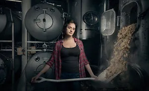 14 Powerful Photos Of Women Doing "Men's Work" That Prove There's No Such Thing As "Men's Work"