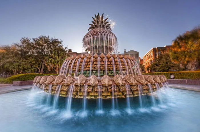 La Fuente De Piña, Charleston, Eeuu