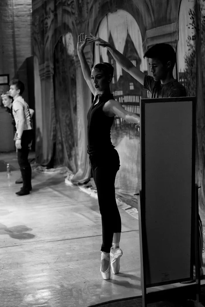 Photographer Captures The Moments Leading Up To A Ballet Performance