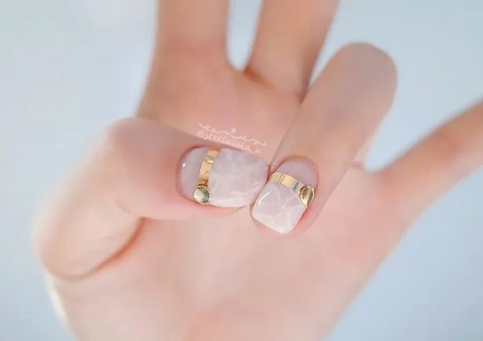 Las uñas de cuarzo son la última tendencia en belleza