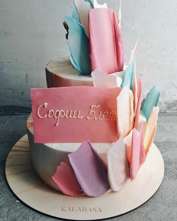 'Brushstroke' Cakes From Russia Are Taking Over Instagram