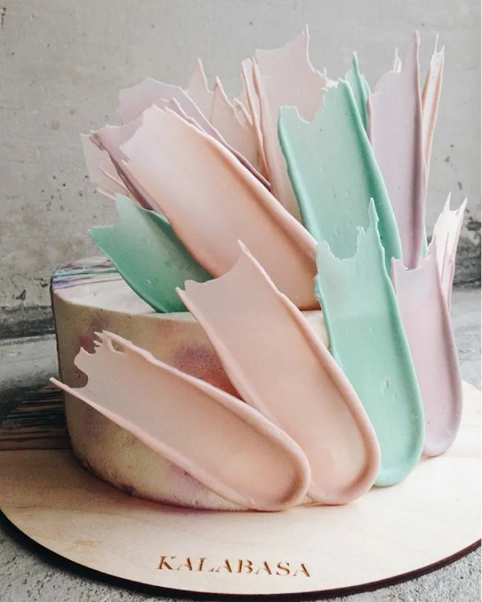 'Brushstroke' Cakes From Russia Are Taking Over Instagram