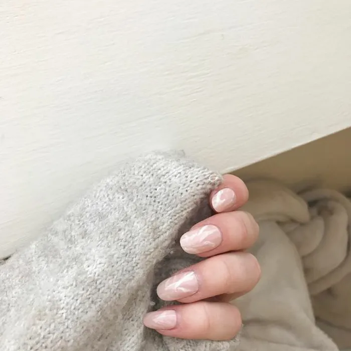 Las uñas de cuarzo son la última tendencia en belleza