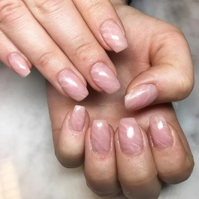 Las uñas de cuarzo son la última tendencia en belleza