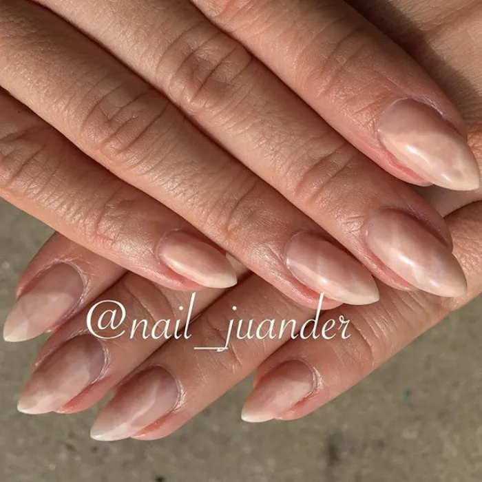 Las uñas de cuarzo son la última tendencia en belleza