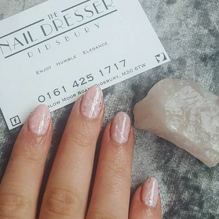 Las uñas de cuarzo son la última tendencia en belleza