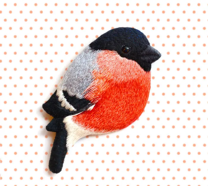 Incredibly Detailed Embroidered Bird Brooches By Paulina Bartnik