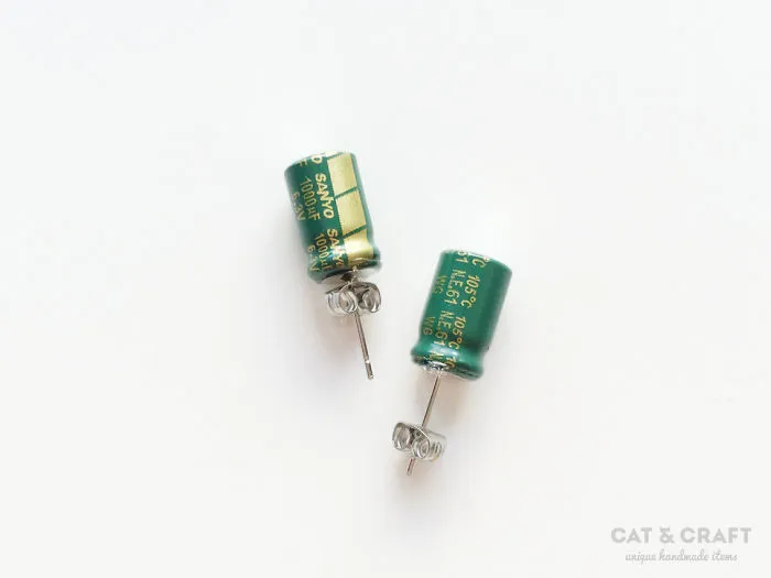 I Turn Old Electronic Devices Into Geeky Jewelry