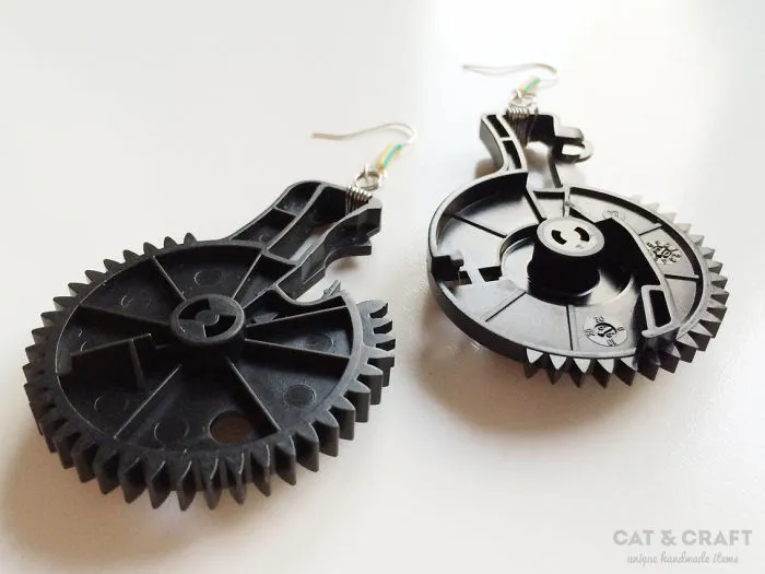 I Turn Old Electronic Devices Into Geeky Jewelry