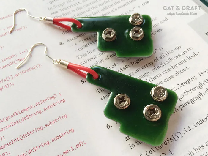 I Turn Old Electronic Devices Into Geeky Jewelry