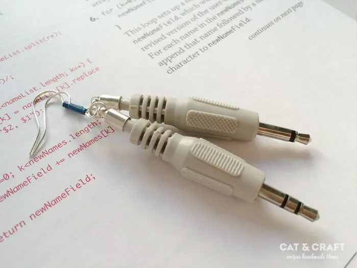 I Turn Old Electronic Devices Into Geeky Jewelry