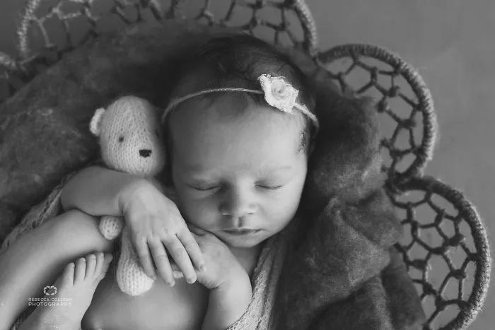Esta fotógrafa hace fotos a los bebés de forma nunca vista