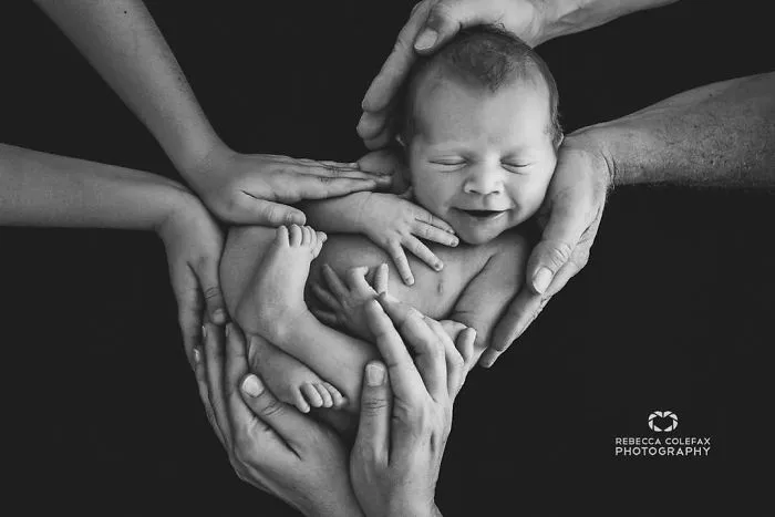 Esta fotógrafa hace fotos a los bebés de forma nunca vista