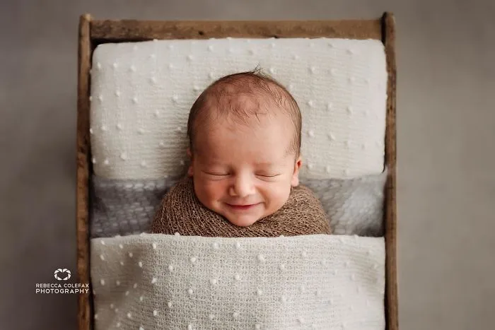 Esta fotógrafa hace fotos a los bebés de forma nunca vista
