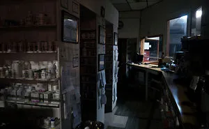 I Captured The Bustling Establishments Of Chicago Taking A Break.